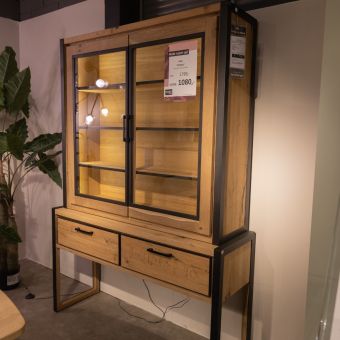 Henders & Hazel Metalo